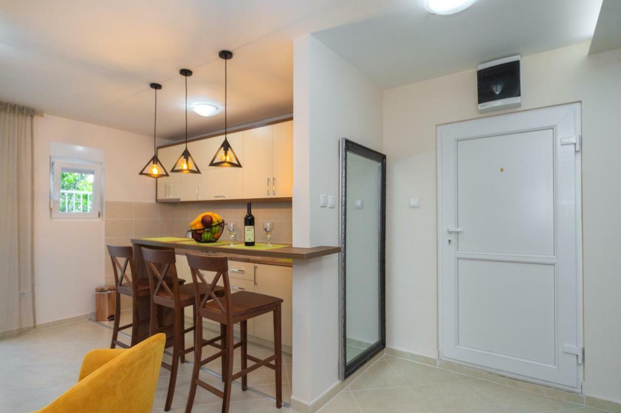 Petrovac Apartmani Tref מראה חיצוני תמונה